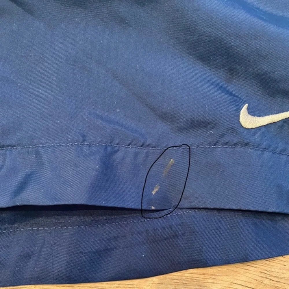 Nike Women’s Size Medium (8-10) Navy Nylon Jogging Shorts‎ With Accent Stripes